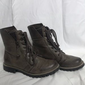 Cliffs by White Mountain boots